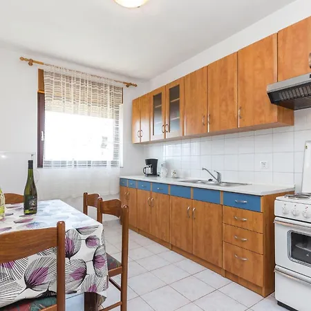 Cozy In With Kitchen Novi Vinodolski