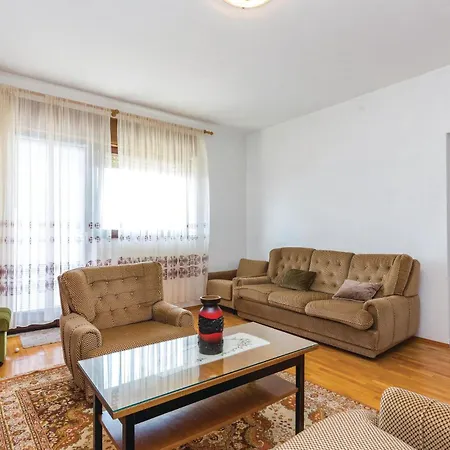 Apartment Cozy In With Kitchen Novi Vinodolski