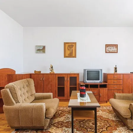 Cozy In With Kitchen Apartment Novi Vinodolski